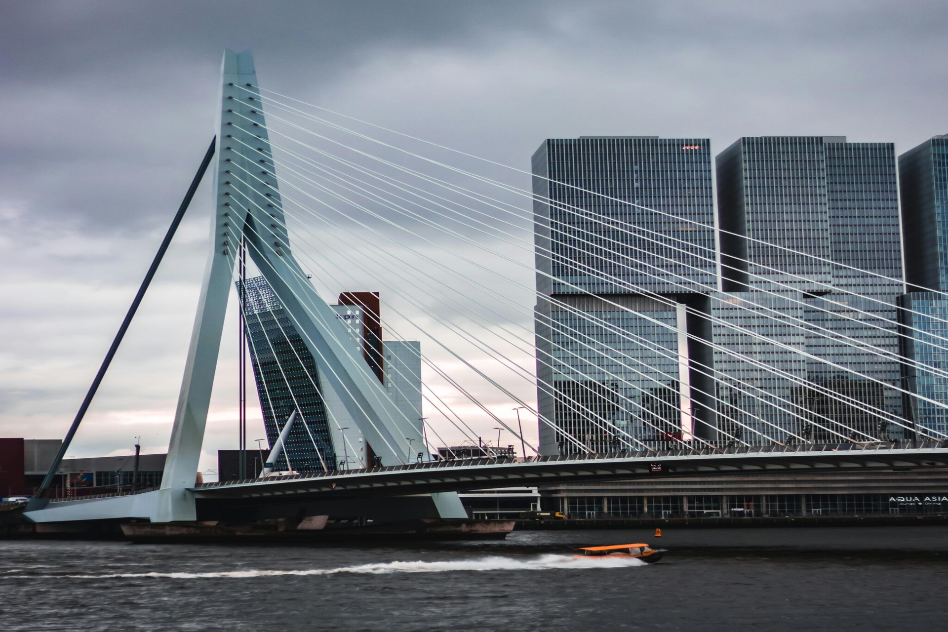 De wederopbouw van Rotterdam na de Tweede Wereldoorlog - Bouwverhaal